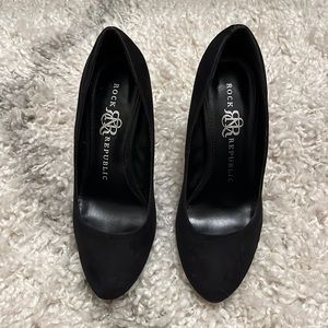 Rock & Republic black suede heels